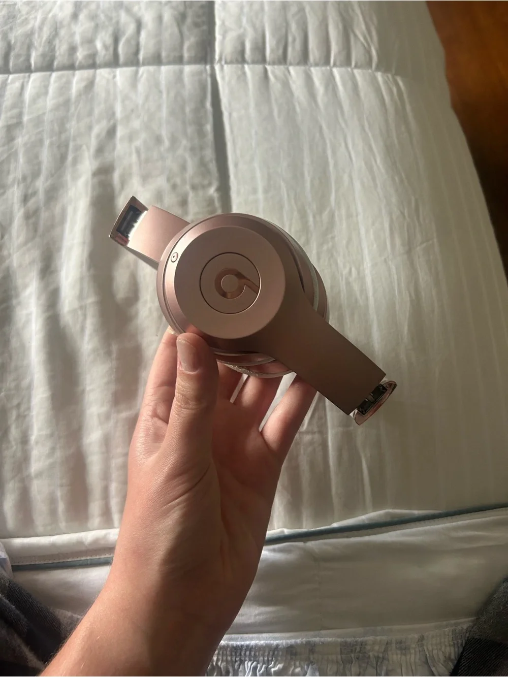 Wireless Solo 3 Beats by Dre Over-Ear Headphones - Rose Gold and White - Picture 2 of 13